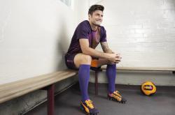 开云体育-绝境伯顿，那个以超神手术刀肢解防线的欧冠之夜