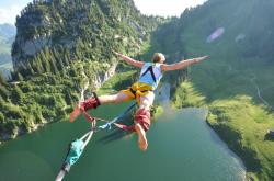 开云下载-铁幕背后的英雄，孔德一球定音，克罗地亚啃下瑞典硬骨头