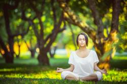 开云官方app入口-汉密尔顿闪耀赛场，法拉利惊天逆转红牛二队