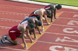 开云体育入口-红潮逆袭银箭！塞恩斯孤胆英雄演绎F1终极逆转