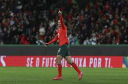 开云体育下载-葡萄牙中场大将一人独揽多球火力全开