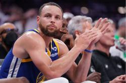 开云平台-勇士客场大胜鹈鹕，库里砍下26分