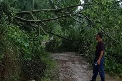开云体育app-火箭队遭遇暴雨袭击，未来前景堪忧
