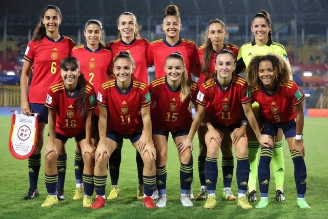 西班牙女足队获得国际杯冠军