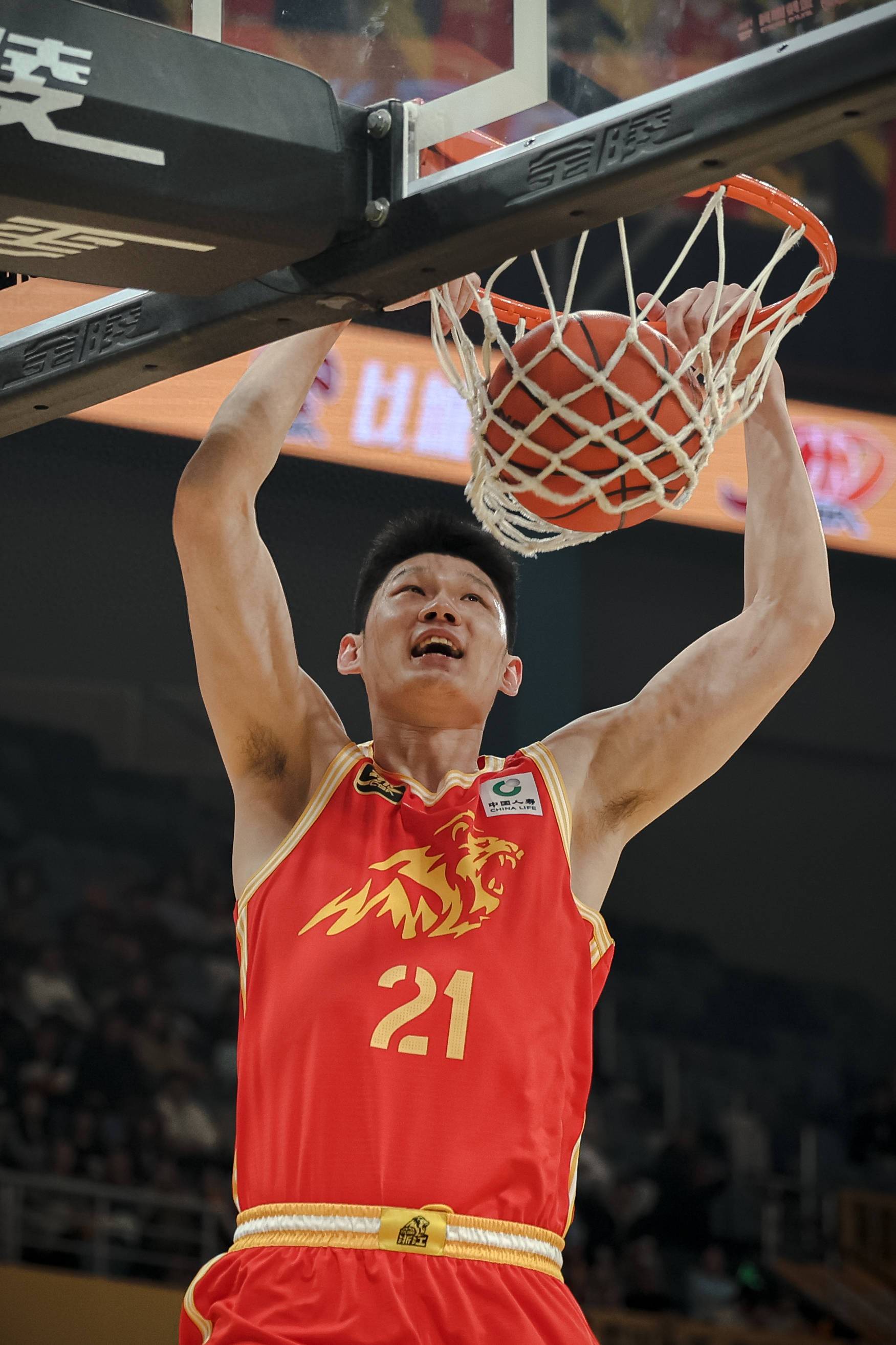 福建队凭借个人爆发，成功逆转战胜实现全胜