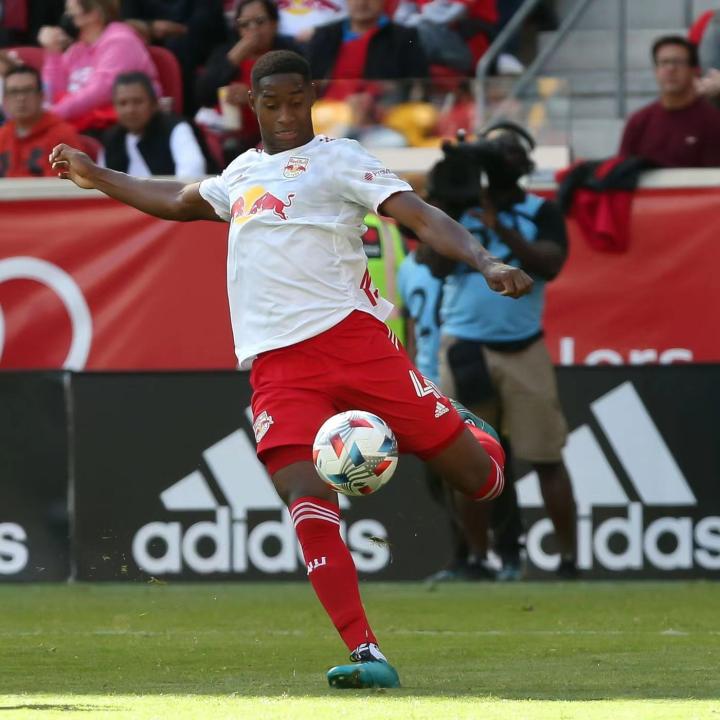 亨克队长突然发难，要求全队提升状态