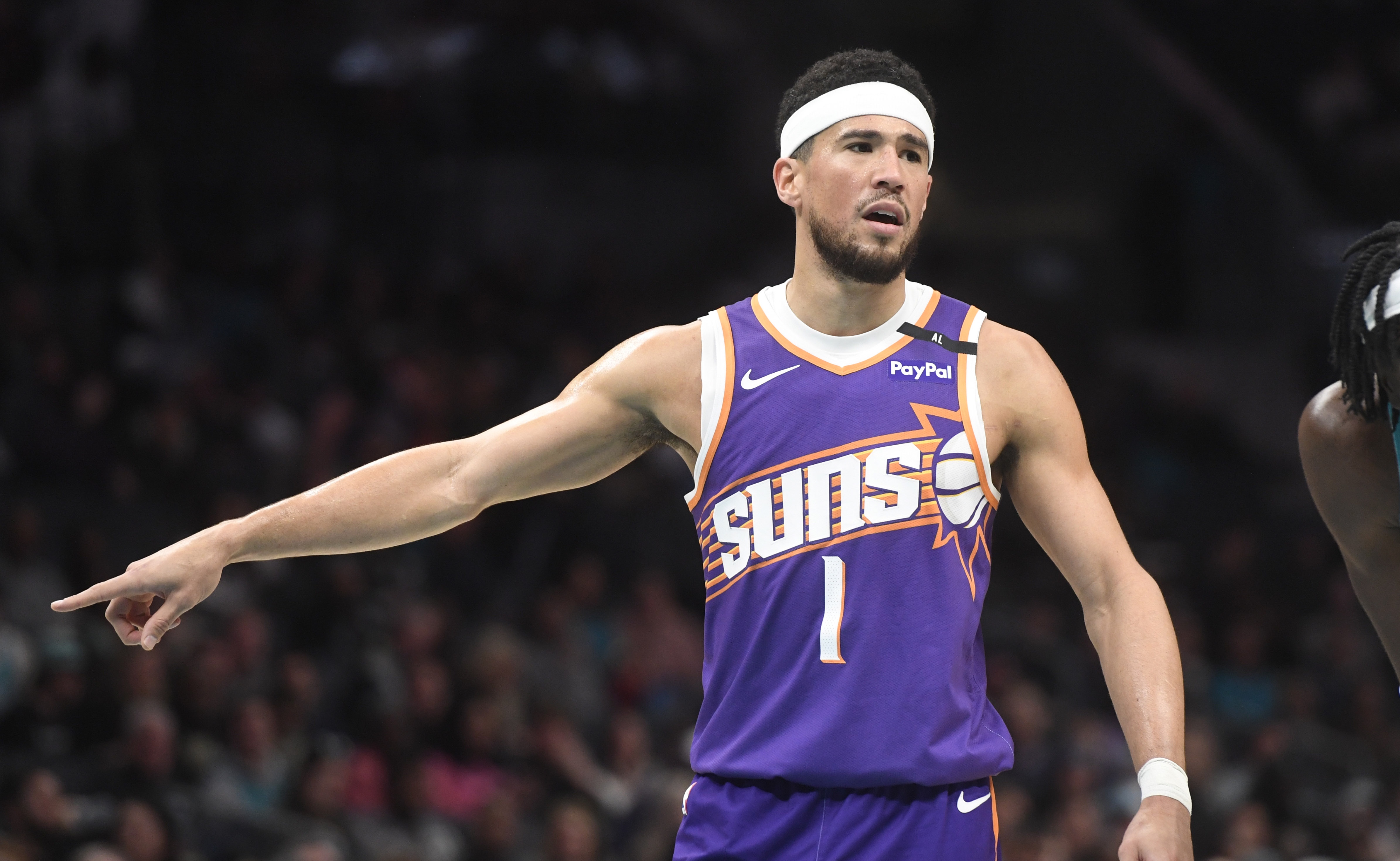 包含太阳队高光时刻,布克稳定表现成为最大功臣的词条 包含太阳队高光时刻,布克稳定表现成为最大功臣的词条