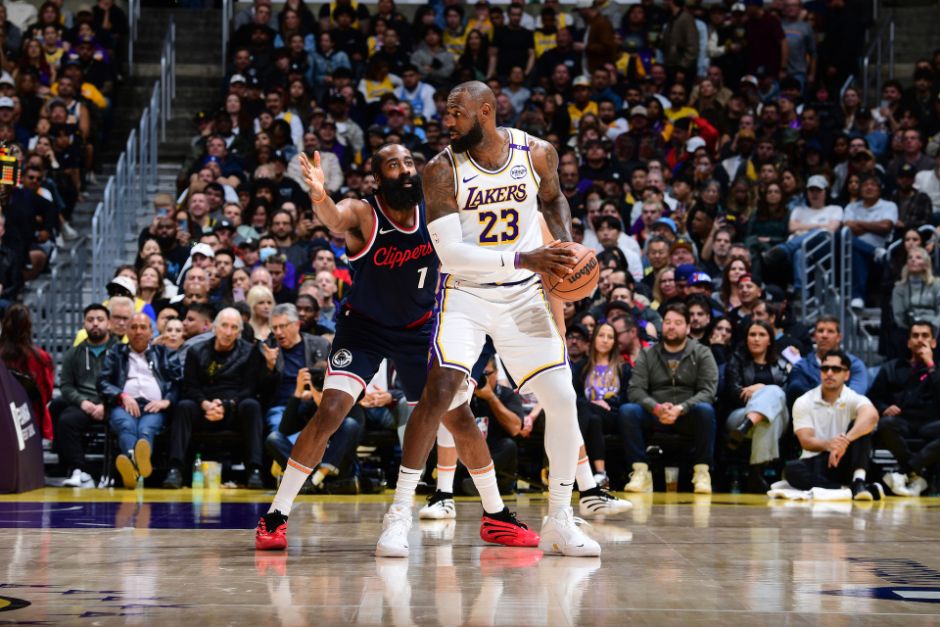 快船客场大胜湖人，莱昂纳德再度碾压詹姆斯