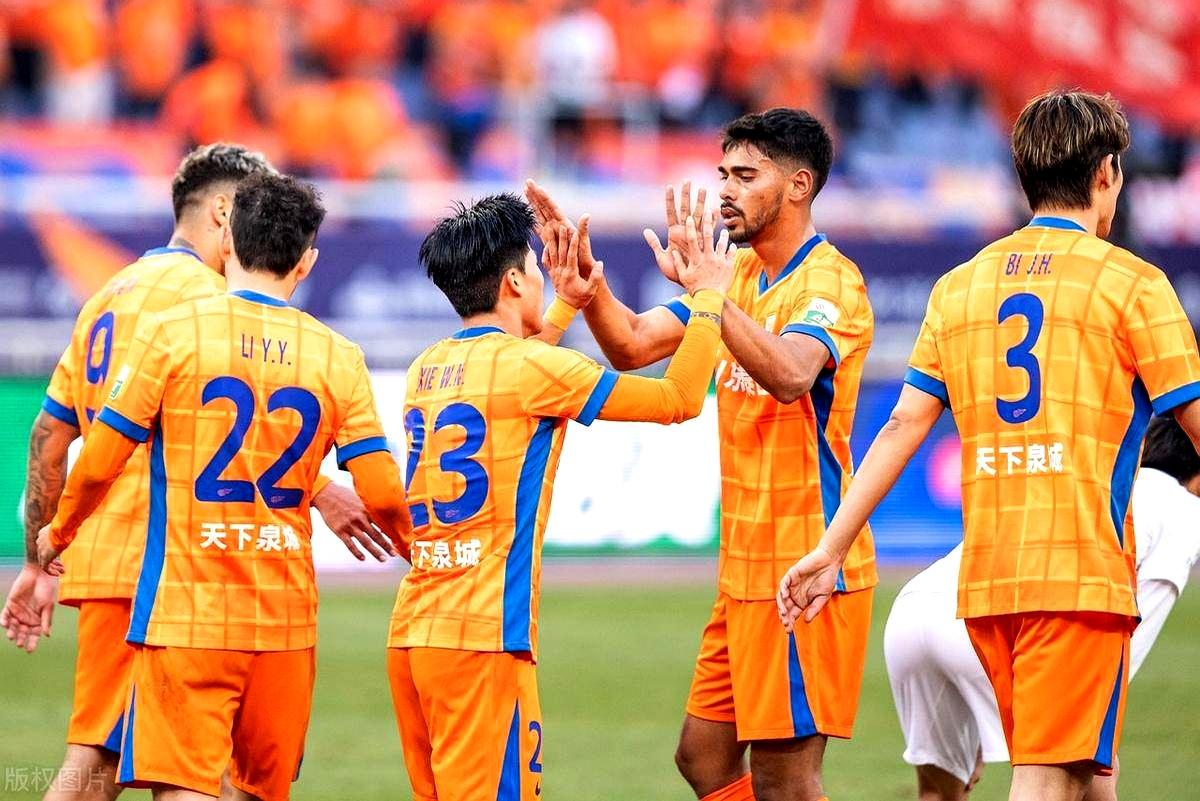 明星球员大放异彩，引爆球迷热情