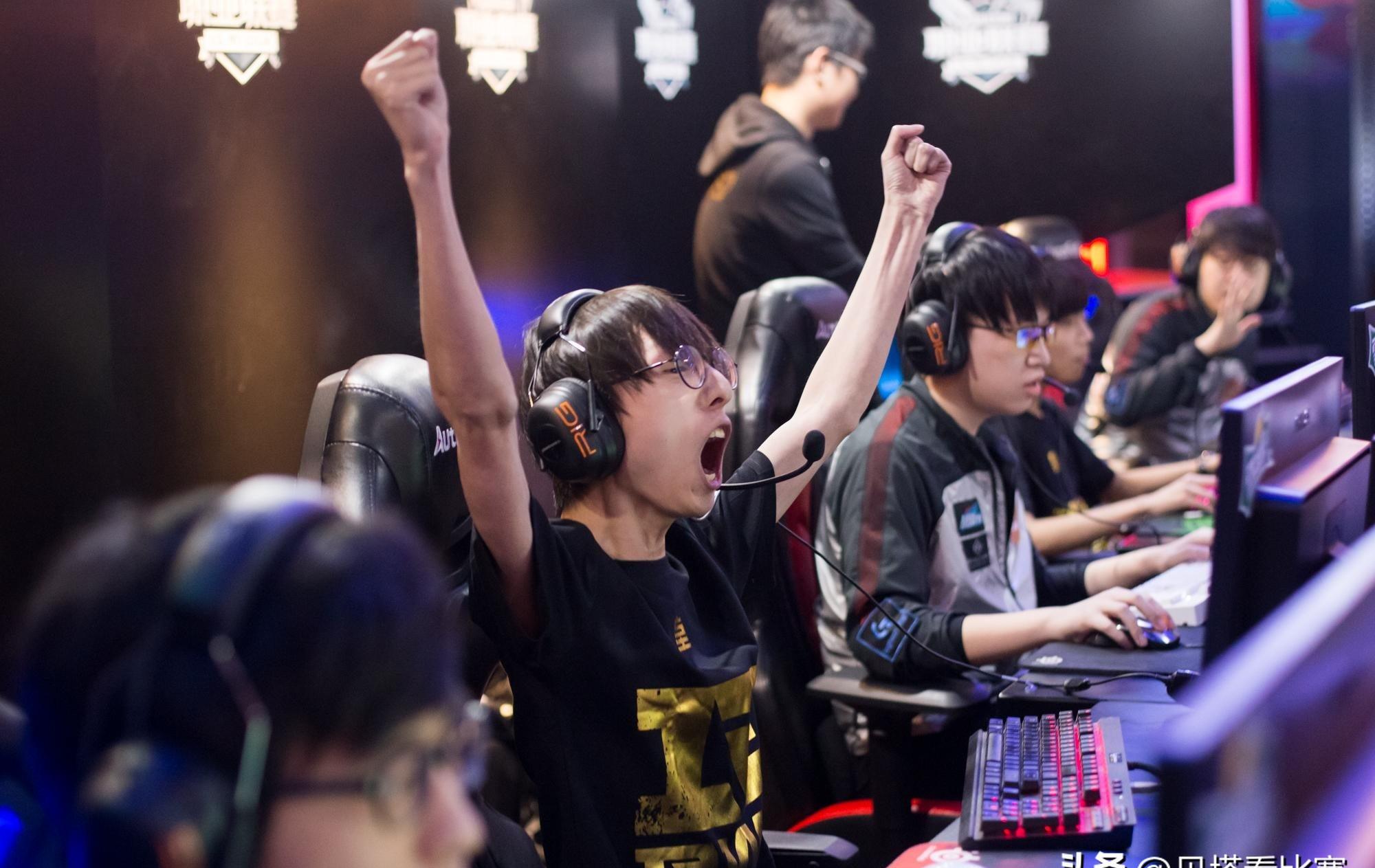 RNG横扫DRX，Bin打出惊人五杀宿命之战小组赛，点燃全场激情