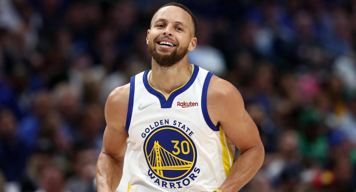 勇士客场大胜鹈鹕，库里砍下26分