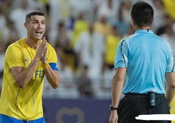 关于国内足球联赛场面激烈,裁判执法引争议的信息 关于国内足球联赛场面激烈,裁判执法引争议的信息