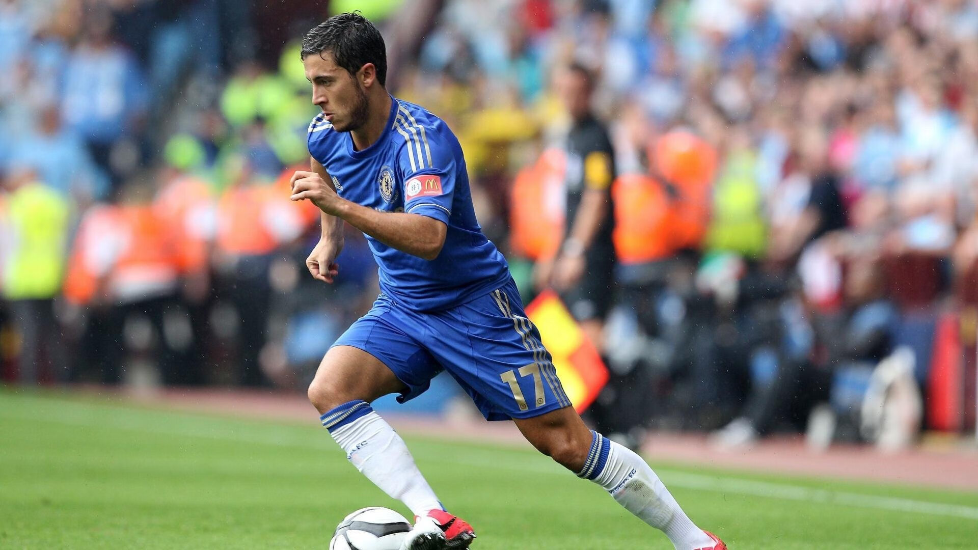 意甲焦点战之夜,当范弗利特化身绿茵手术刀,传统防线在他的刀锋下彻底蒸发