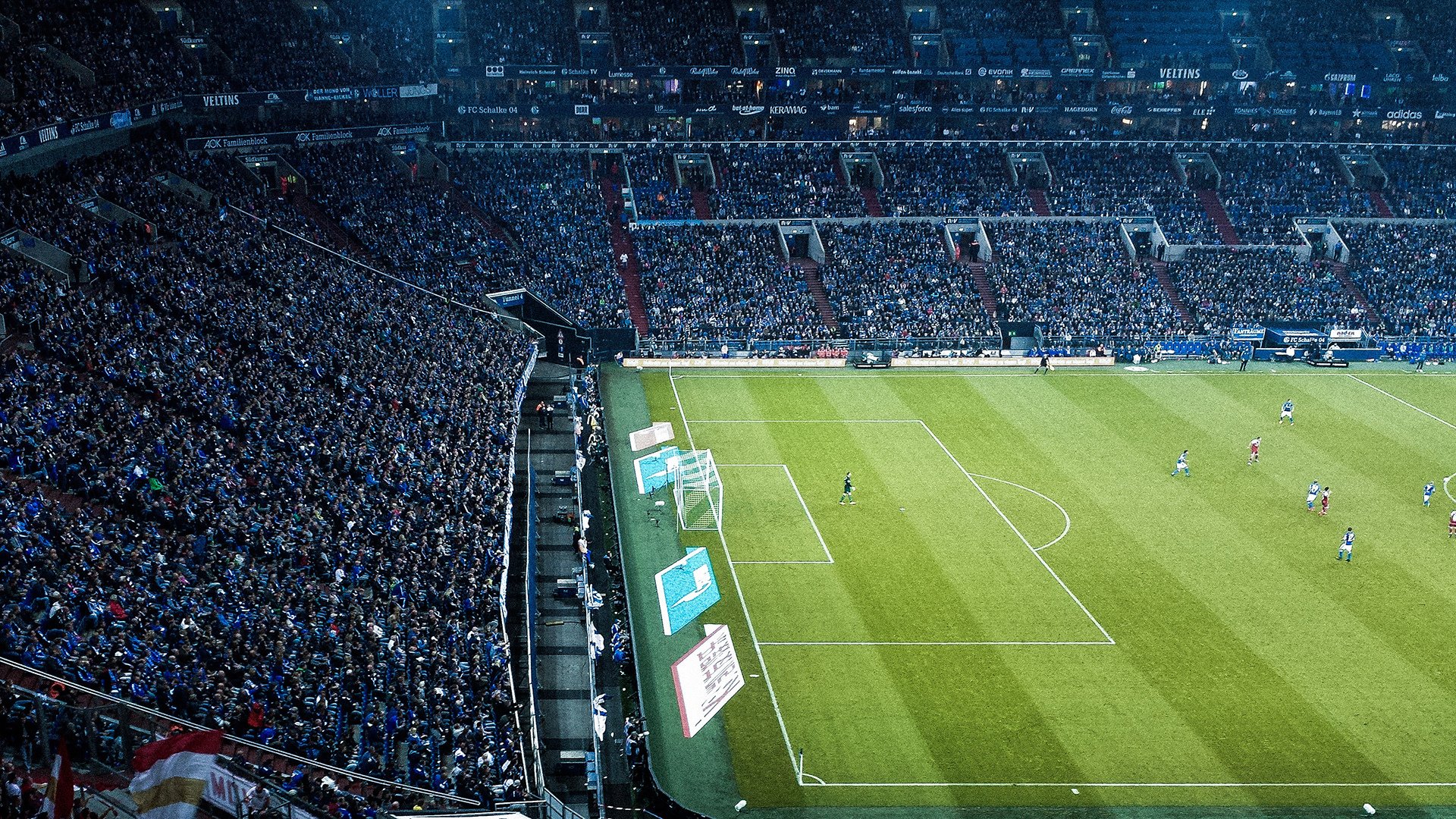 绿茵双子星，乌克兰的冷静闪电与C罗的不灭野火